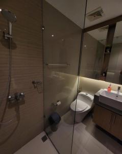 Uptown Parksuites Tower 2 BGC - Staycations Up Above 9