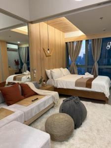 One Uptown Residences at BGC - Staycations Up Above 15