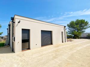 Villas Villa moderne piscine privative hauteurs de Nimes : photos des chambres