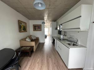 Cómodo y muy luminoso 2 ambientes cerca Movistar Arena