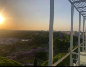 Cómodo y muy luminoso 2 ambientes cerca Movistar Arena