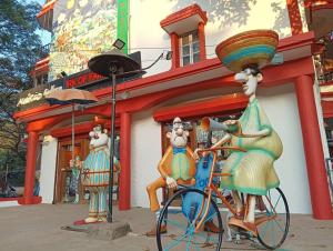 B203 Bright and Airy Beachside Oasis - 30 Secs to Pool, 10 Mins to Beach