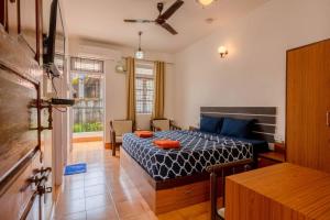 B203 Bright and Airy Beachside Oasis - 30 Secs to Pool, 10 Mins to Beach