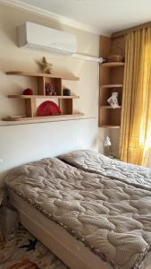 Kazanlak DOWNTOWN Central Apartment Guesthouse with Full Kitchen, Panoramic Views, Self Check-in & Free Parking, Best Value!