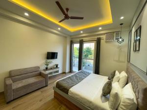 The Empire Corporate Suite Hotel Sector 44 near Fortis and Max Hospitals