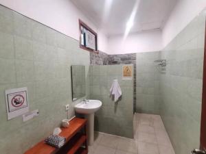 Cornerstone dive center