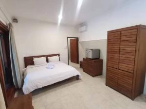 Cornerstone dive center