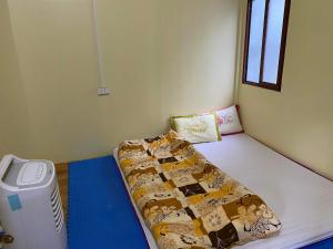 Phòng Giường Đôi Với Phòng Tắm Chung (Double Room with Shared Bathroom)