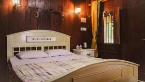 Cokro Hinggil - Traditional View