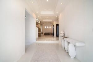 Canggu Modern Mansion - 5 mins to Finns Beach Club