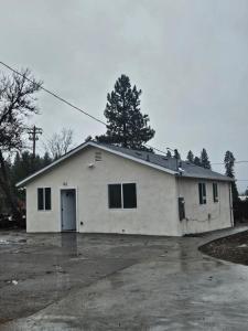 Cute Little House at Mt Shasta