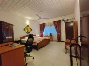 Stay Down Duplication Road - Bambalapitiya