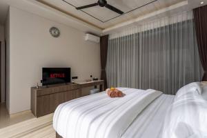 Elegant 6BD Umalas Villa with Two Pvt Pools