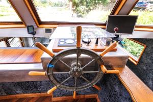 Bateaux Nuit insolite a bord d-une peniche, 6 personnes : photos des chambres