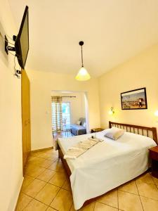 Elenas Beach Studios