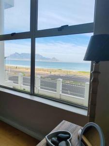 Beachfront beauty endless sea and mountain views