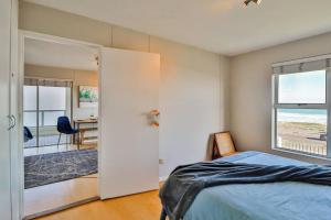 Beachfront beauty endless sea and mountain views