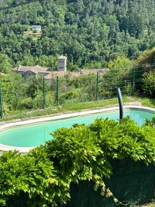 Gîte et piscine au sein de La Bastide de la Breure