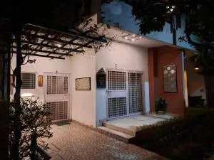 Cozy 3BHK villa with terrace - Gajraula