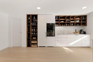 MARBELLA LUXURY APARTAMENT El Dorado Puerto Banús, Nueva Andalucia, 4 bedrooms