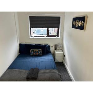 Modern 1 Bedroom Apartment with Free Parking Near the M6 and Birmingham