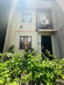 2 StoryHome in Tanza near SM along Main Road