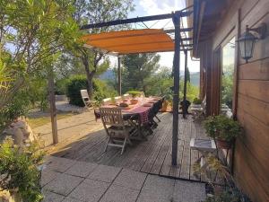 Villas Les cigales magnifique maison en bois avec piscine : photos des chambres