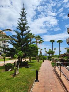 Beachfront 3 Bed Apt San Luis De Sabinillas