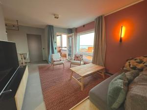 Top of the Lake - two bedrooms, free parking