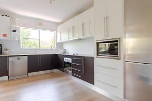 Stylish and Spacious Beach Apartment