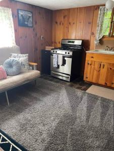 The Good Life Cabin - Close to Mackinac Island