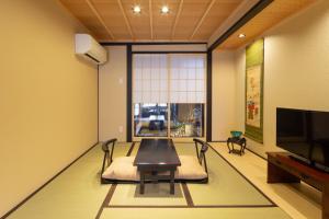 安吉居 百年町屋 近京都站 地暖 半露天浴缸 日式庭院 公交站2分 五条地铁站8分 双卫生间 双淋浴
