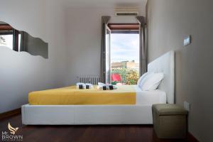 MrBrown - Vaticano Apartment