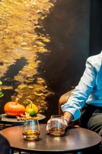 Hotels Demeures & Chateaux Auberge de la Tour - Hotel & Restaurants - Marcoles Auvergne : photos des chambres