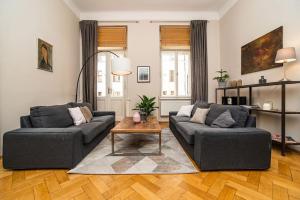 Large and modern apartment in the heart of Prague