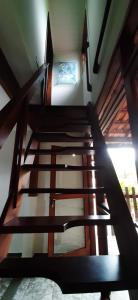 Caso em condomínio com lago, serra, campo e mar