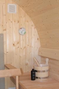 Mooi 4p Wellness chalet in het Bos met finse Sauna en Hottub