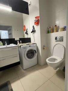 airport cybernetyki2 inn