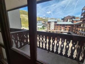 Studio fonctionnel proche des pistes avec balcon, animaux admis - FR-1-502-429