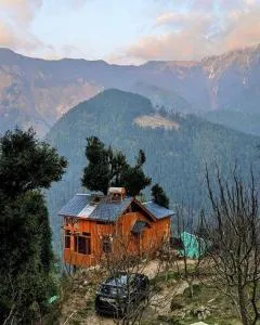 Hunting Wood Tree Cottage Seri - Sundarnagar