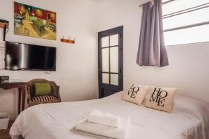 Maison Depla with rooftop, Jacuzzi, pool, and BBQ