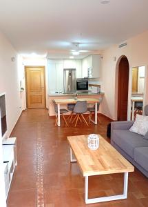 Casa Di Cotro bajo con gran jardín