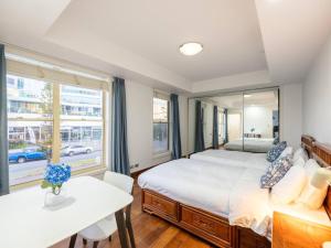 WaterFront Stunning Antique 4Rms 7Beds HolidayHome