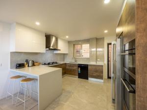 WaterFront Stunning Antique 4Rms 7Beds HolidayHome