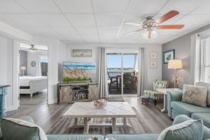 Lagoon Landing 207- Best of beach & lagoon