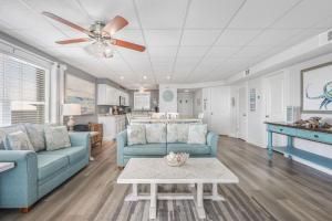 Lagoon Landing 207- Best of beach & lagoon