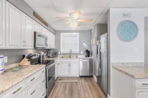 Lagoon Landing 207- Best of beach & lagoon