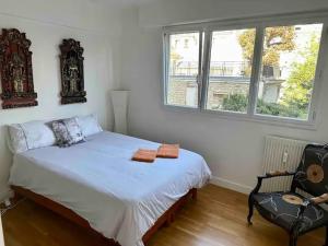 Private bedrooms near Eiffel Tower