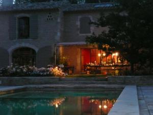 Villas MAS DES CIGALES Lambesc : photos des chambres
