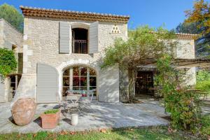 Villas MAS DES CIGALES Lambesc : photos des chambres